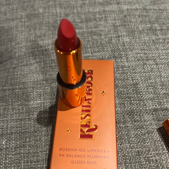 HipDot X Kesha Rose Lipstick&Gloss Duo - Picture 3 of 7